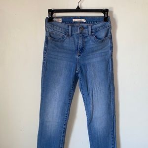 Levi’s 314 Shaping Straight Jeans